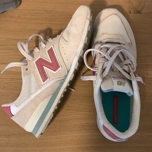 New Balance 996 Sneakers, size 8